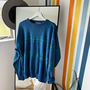 VINTAGE OVERSIZED SWEATER